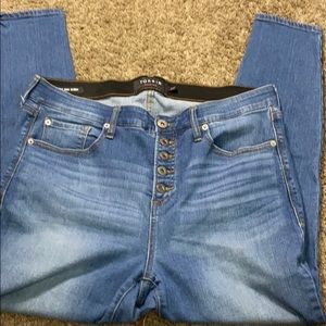 Torrid Sky high skinny jeans in 16R